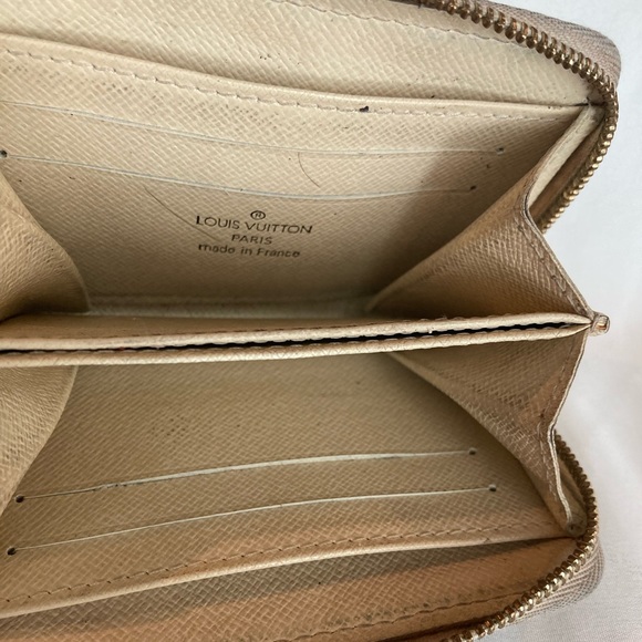 LOUIS VUITTON Damier Wallet 🔥🔥🔥 - Picture 4 of 6